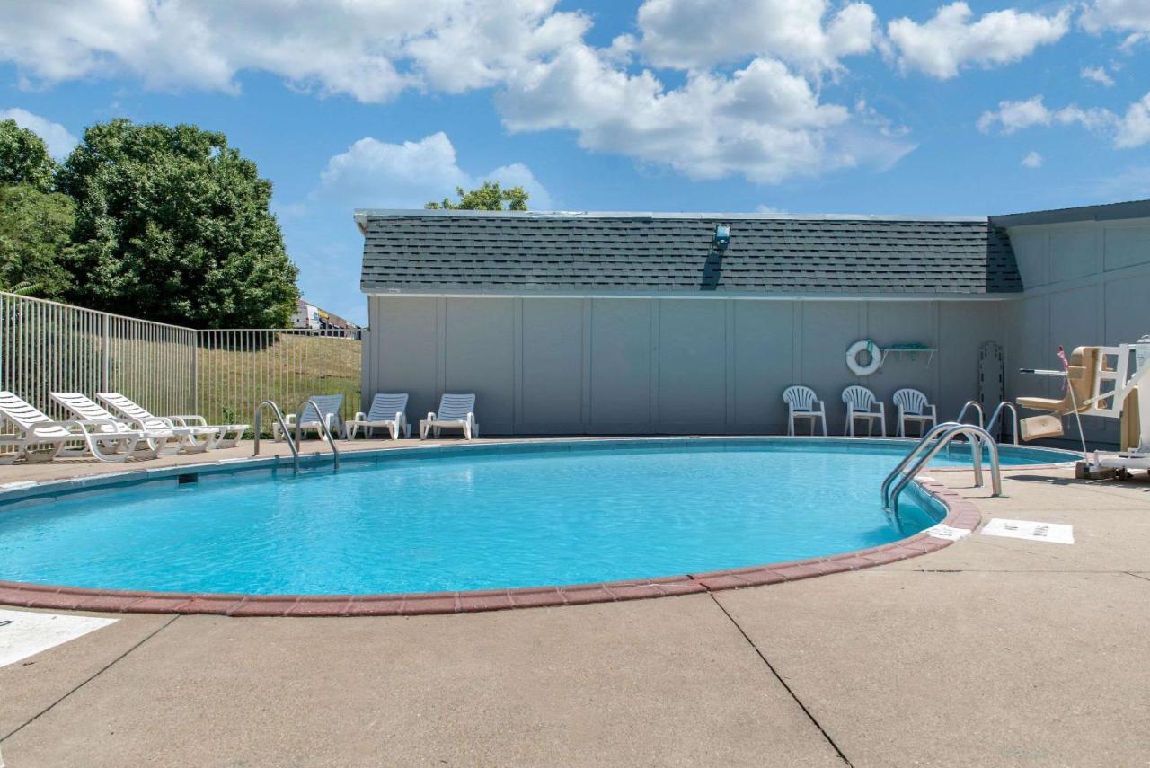 Rodeway Inn Sharonville Exterior photo